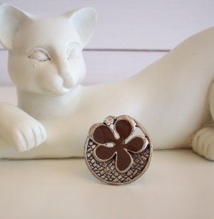 Tuff ring med blomma