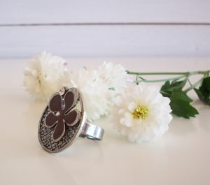 Tuff ring med blomma - Bild 2