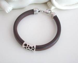 Läderarmband "Hålig"