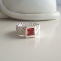 Ring "Röd glassten" (18 mm)