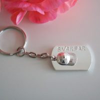 Nyckelring "SVÄRFAR" med valfri berlock