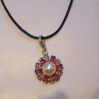 Halsband "Strassblomma"