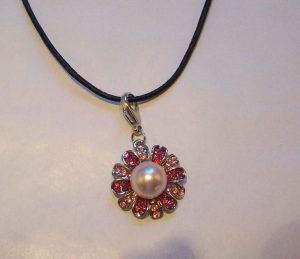 Halsband "Strassblomma"