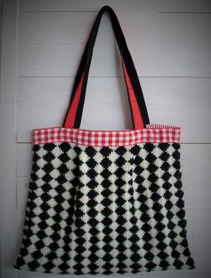 Handstickad väska "Rutan"
