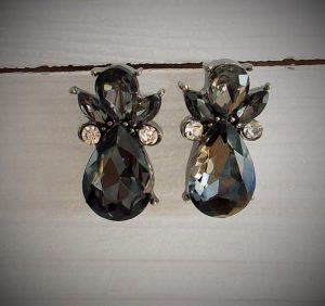 Örhänge "Ängel gråsvart"