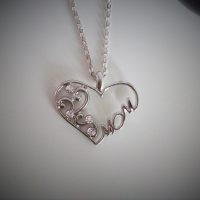 Halsband "Mom hjärtat"
