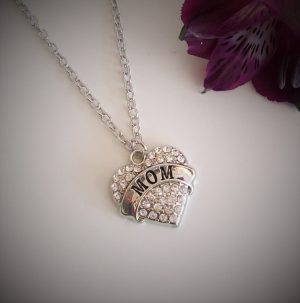 Halsband "Mom hjärta"