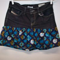 Jeanskjol "Blå blomma" (storl 34/36)